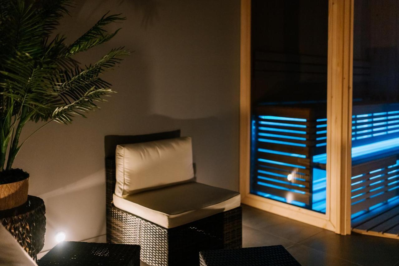 Osrodek Szkoleniowo Wypoczynkowy Roznow Hotel Ngoại thất bức ảnh