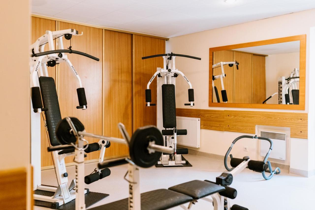 Osrodek Szkoleniowo Wypoczynkowy Roznow Hotel Ngoại thất bức ảnh