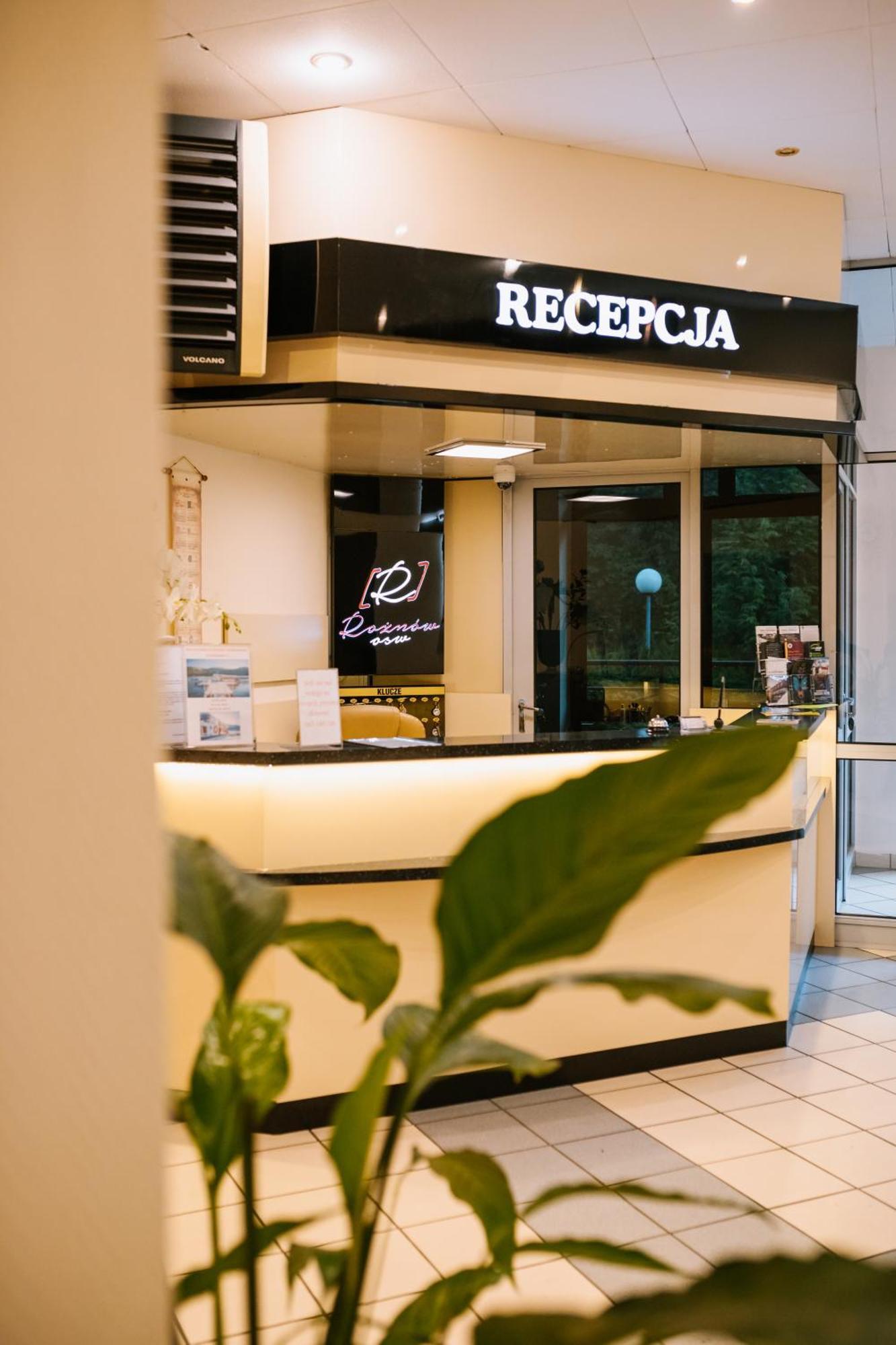 Osrodek Szkoleniowo Wypoczynkowy Roznow Hotel Ngoại thất bức ảnh